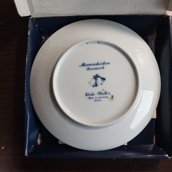 Germany made Porcelain Plate JULEN 1970, Mamorkirken (The Marble Church) Denmark - Picture 2 of 4